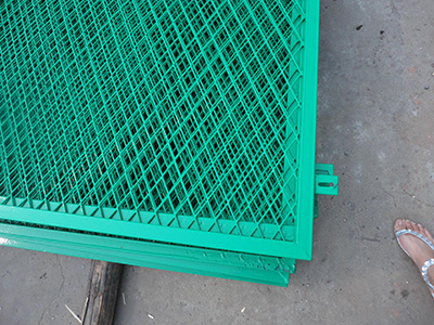 鋼板網護欄